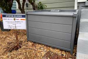 BenchSentry Connect: A smart delivery box