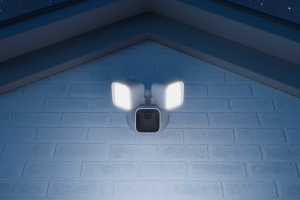 Blink unveils Wired Floodlight Cam and a pan/tilt dock for the Mini