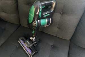 VacTidy Blitz V8 review: This cordless stick vac busts dust, not your budget