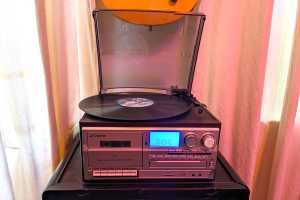 Victor Cosmopolitan 8-in-1 Music Center review: Play and digitize, too