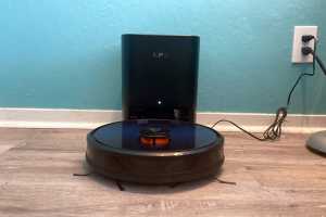 The iLife T10s serves up set-and-forget vacuuming and mopping