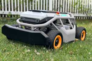 Mowrator S1 4WD review: Like cutting your grass with an RC car 