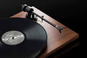 Can you tell Pro-Ject’s three new E1 turntables apart?