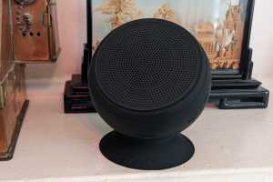 Speaqua's Barnacle X Bluetooth speaker is thumpy and floaty 